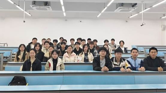 2024级本科电子信息科学与技术2班