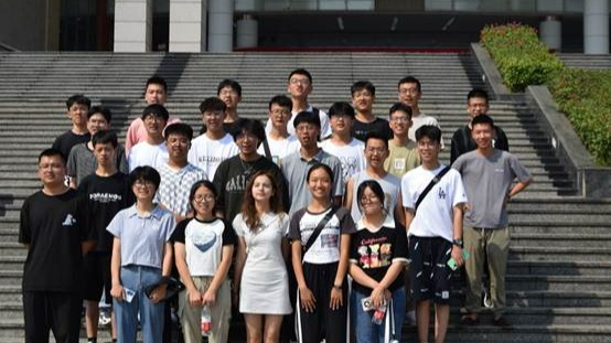 2023级本科电子信息科学与技术2班