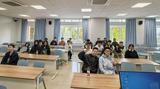 2025级本科应用物理学1班