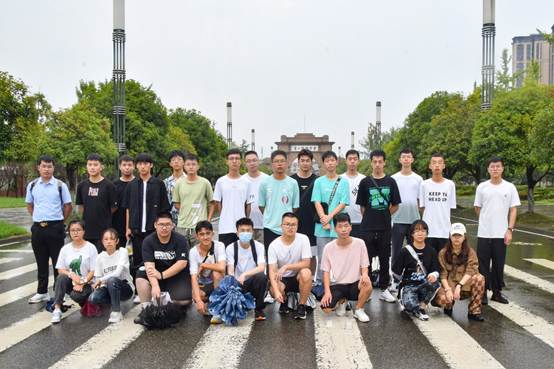 2022级本科电子信息科学与技术3班